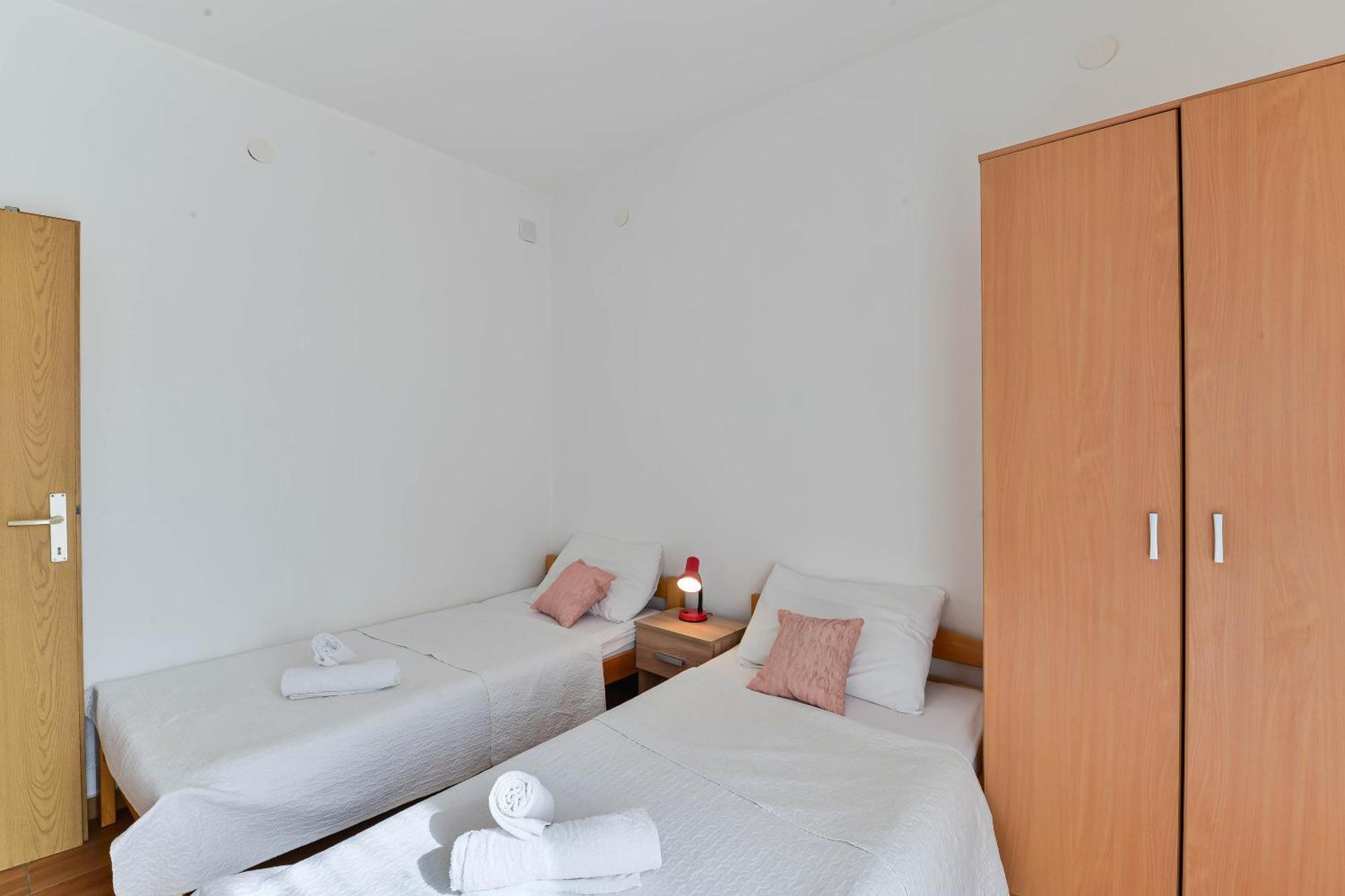 Apartments Citrus Турань Екстер'єр фото