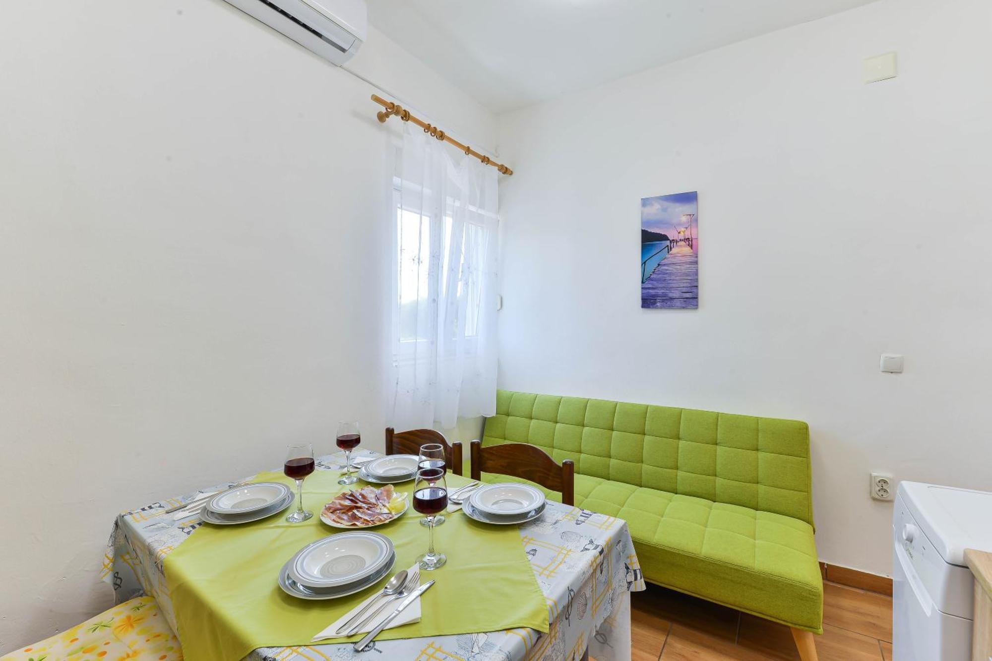 Apartments Citrus Турань Екстер'єр фото