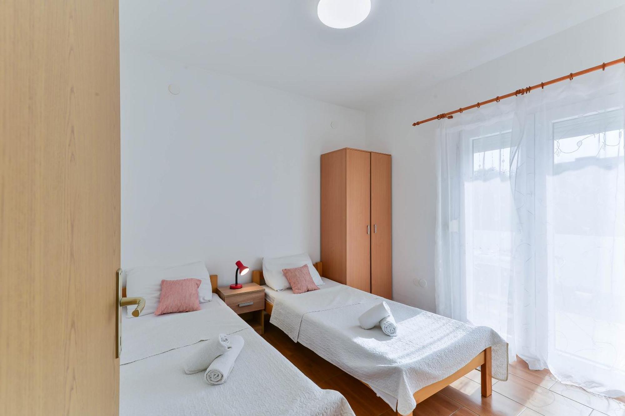 Apartments Citrus Турань Екстер'єр фото