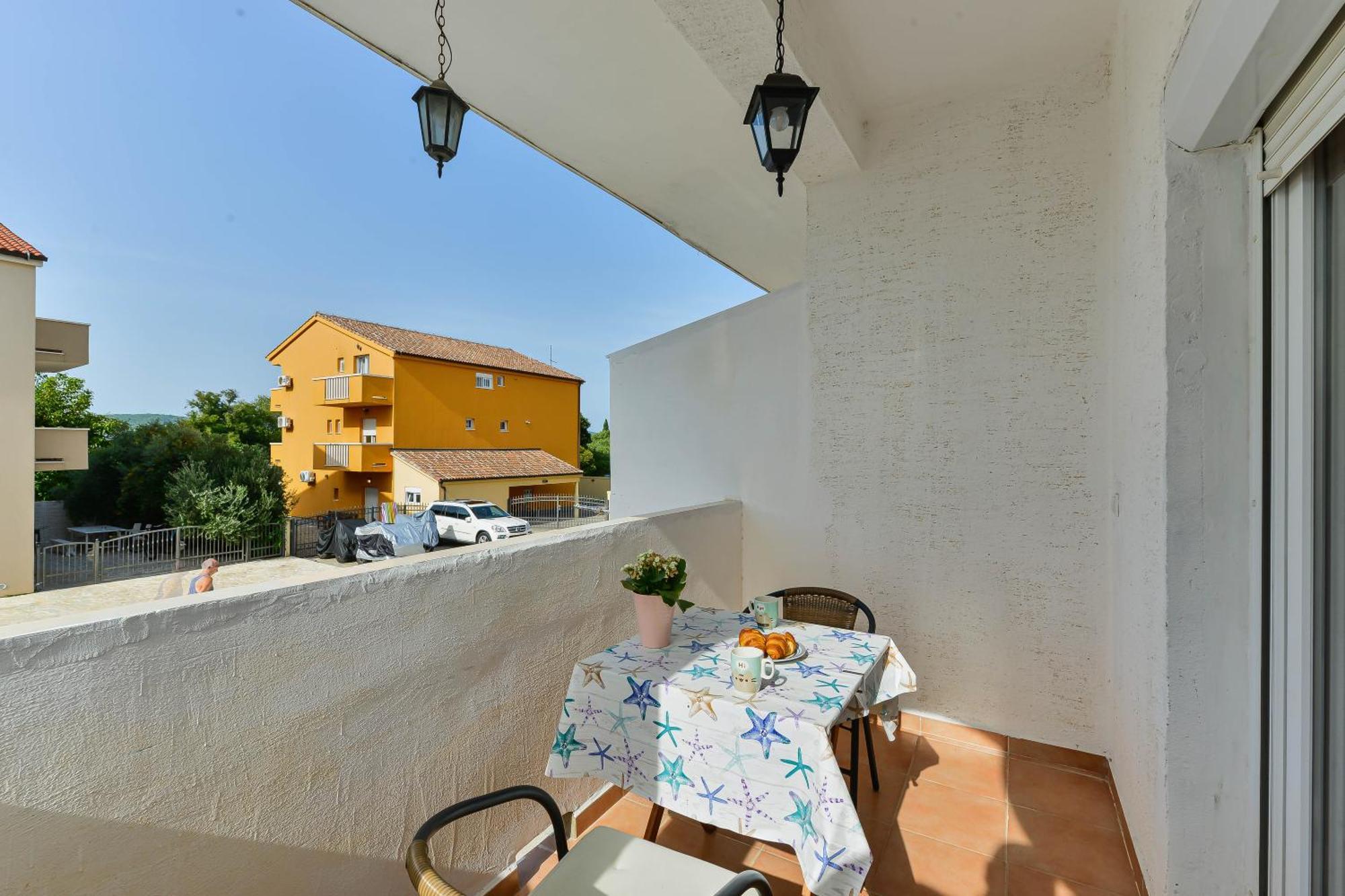 Apartments Citrus Турань Екстер'єр фото