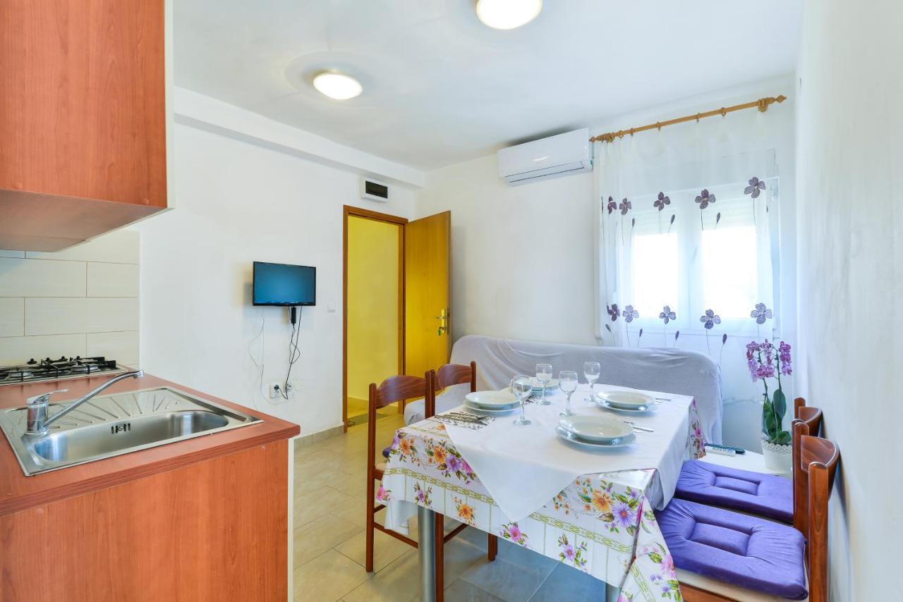 Apartments Citrus Турань Екстер'єр фото