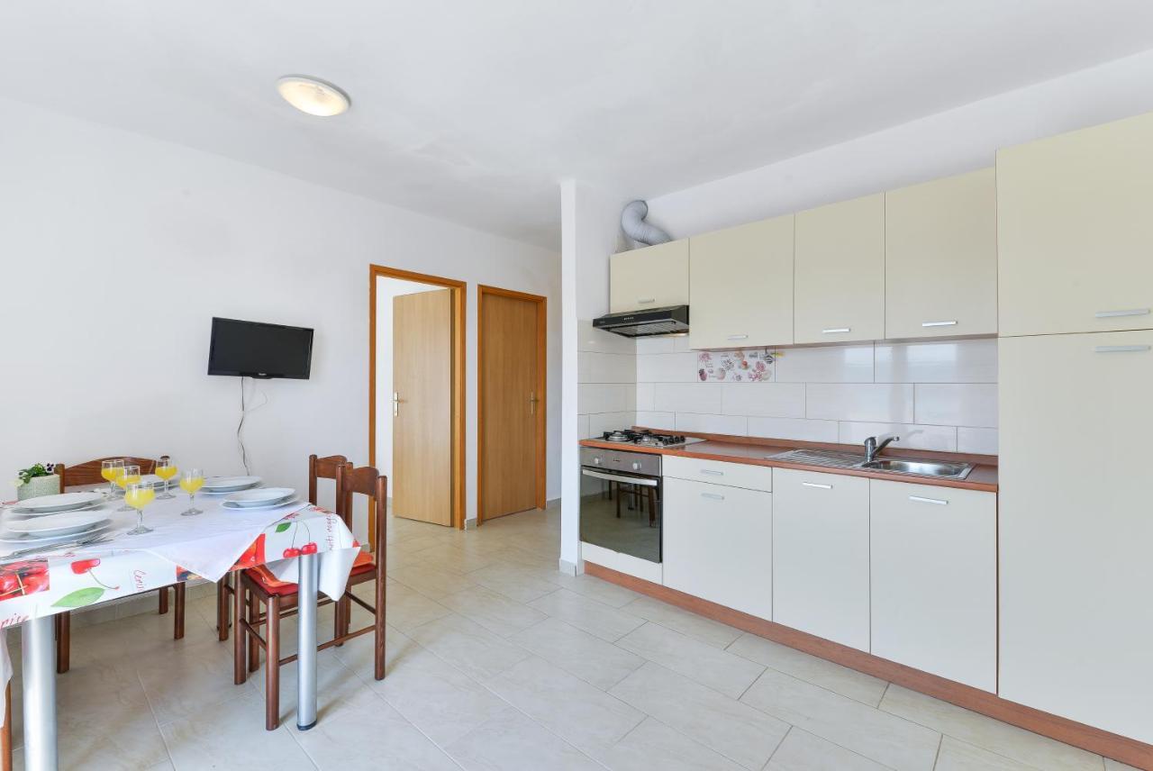 Apartments Citrus Турань Екстер'єр фото