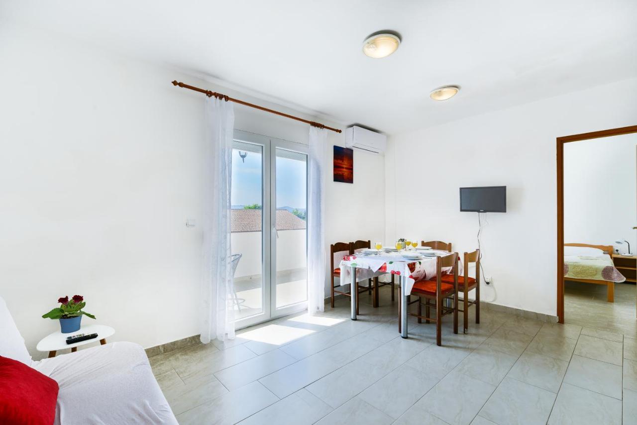 Apartments Citrus Турань Екстер'єр фото