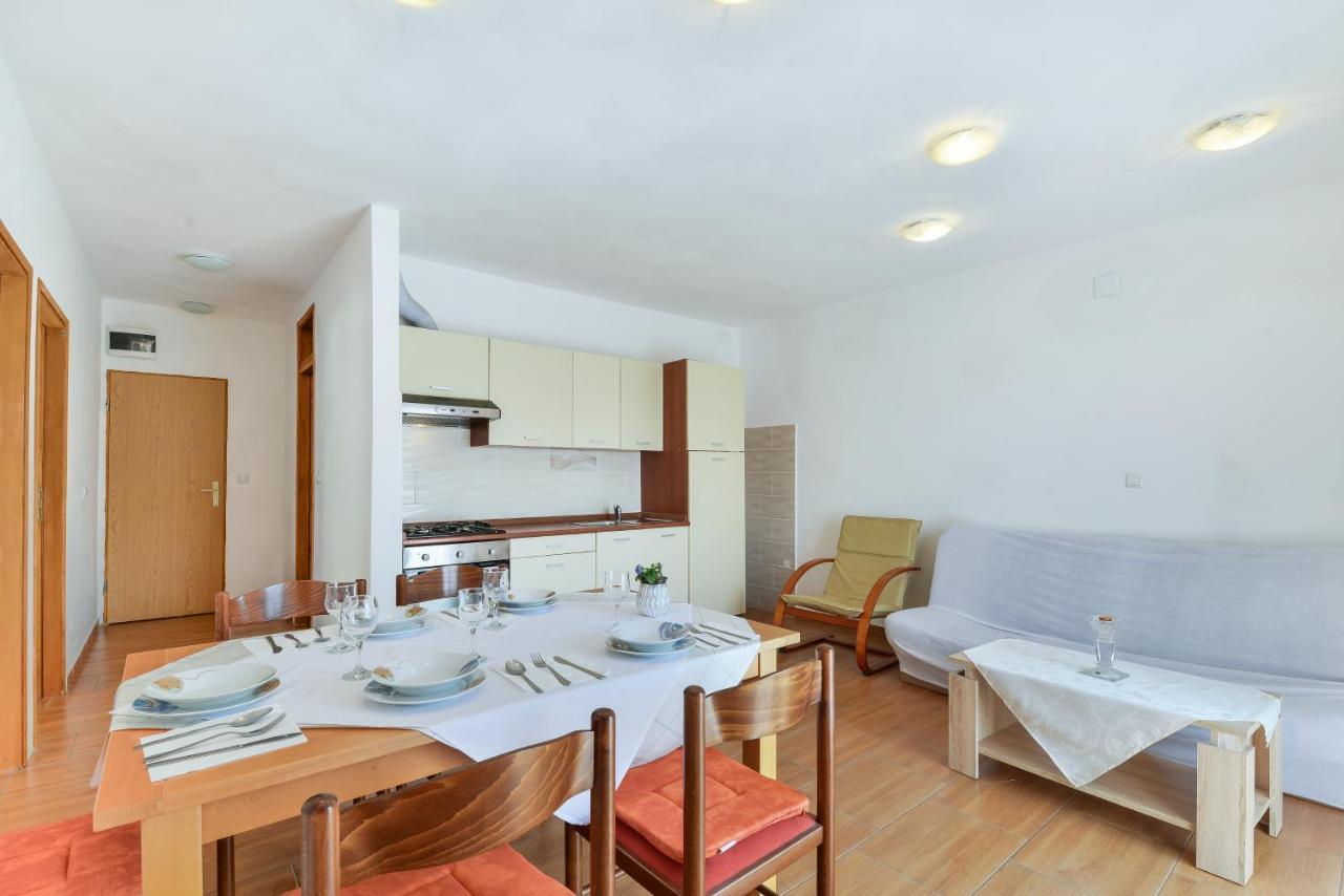 Apartments Citrus Турань Екстер'єр фото