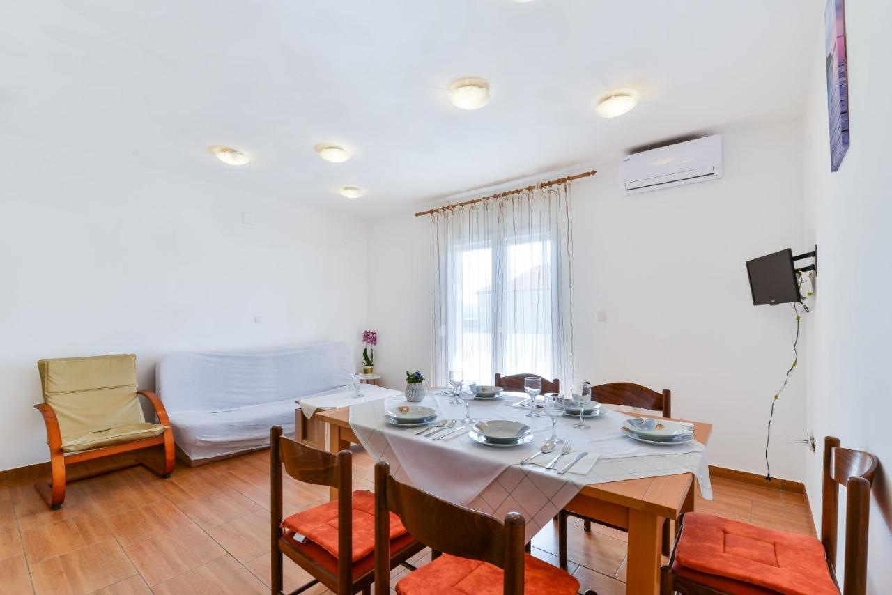 Apartments Citrus Турань Екстер'єр фото