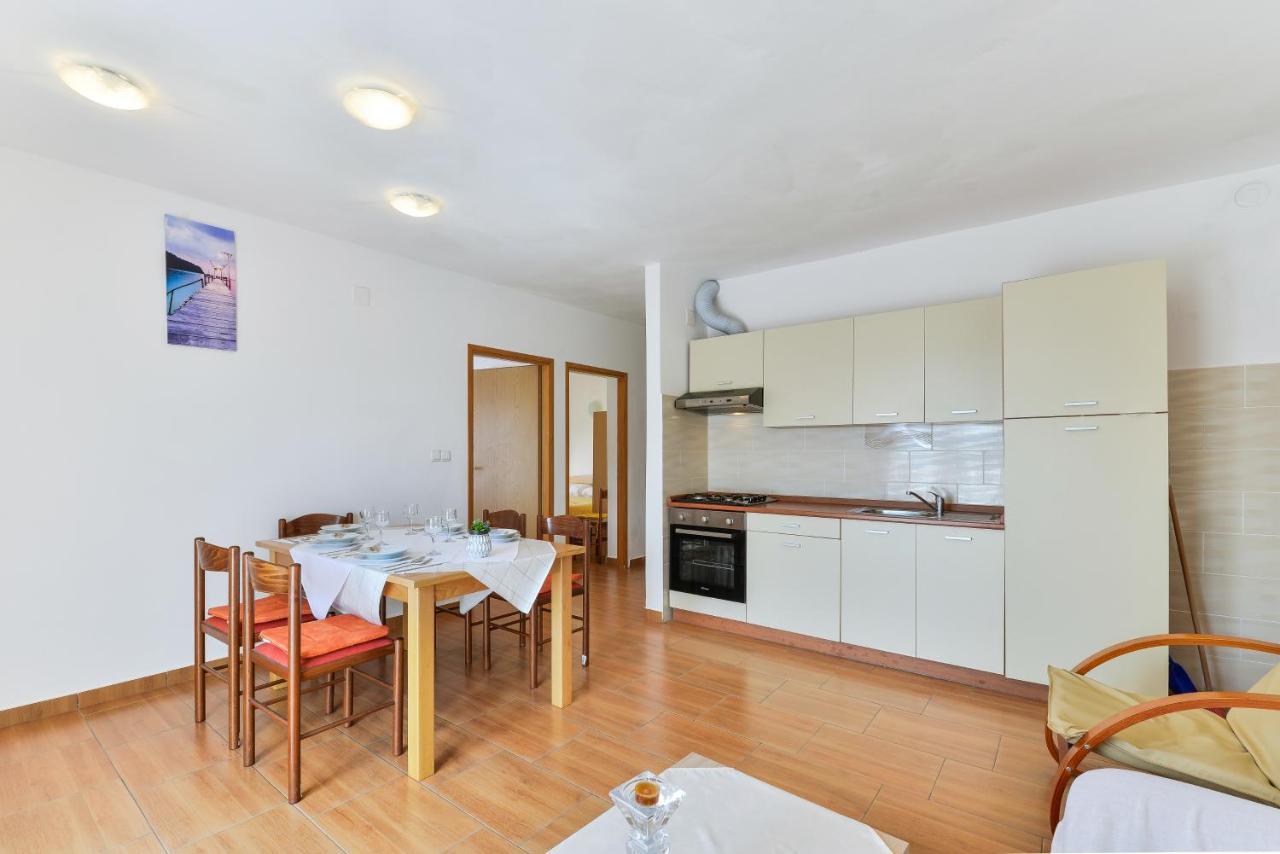 Apartments Citrus Турань Екстер'єр фото