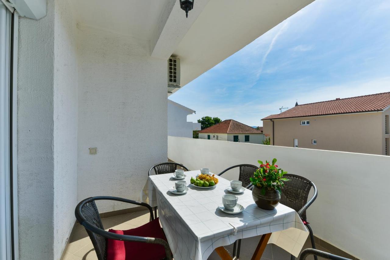 Apartments Citrus Турань Екстер'єр фото