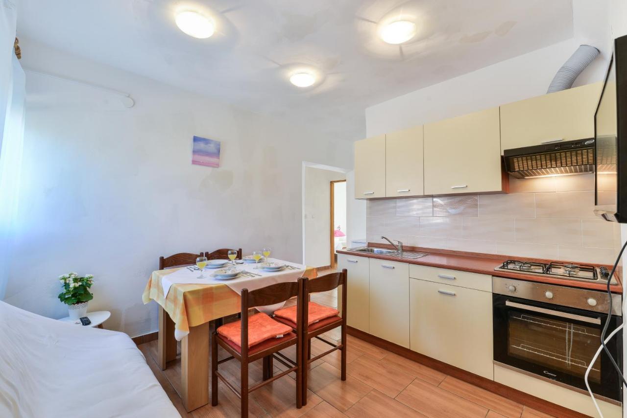 Apartments Citrus Турань Екстер'єр фото